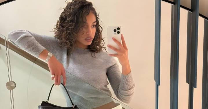 Lori Harvey Looks Ultra Chic in Thanksgiving Photos