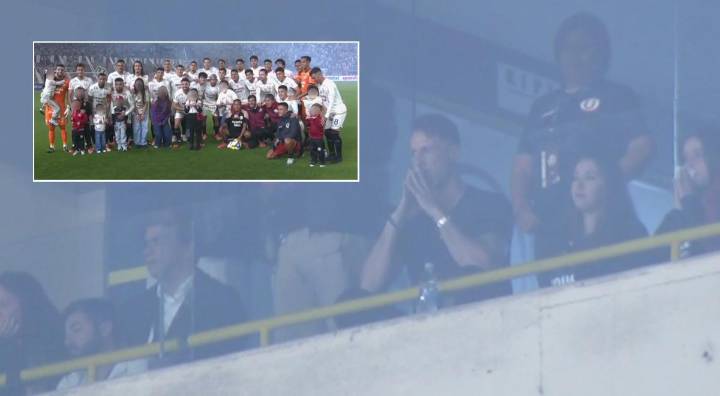 La triste escena de Sebastián Britos en tribuna al perderse la foto del tricampeonato