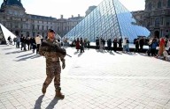 Reforzarán el Louvre; pide conde restituir joyas
