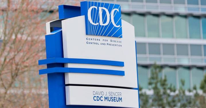 Muere en EU primera víctima de una rara cepa de gripe aviar; descartan riesgo para la población