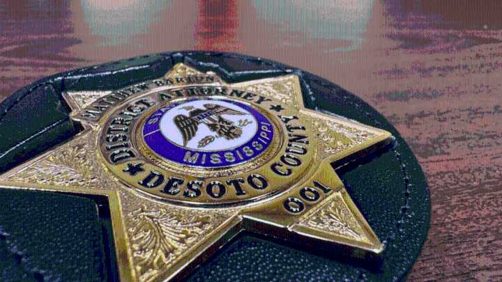 One injured in DeSoto County officer