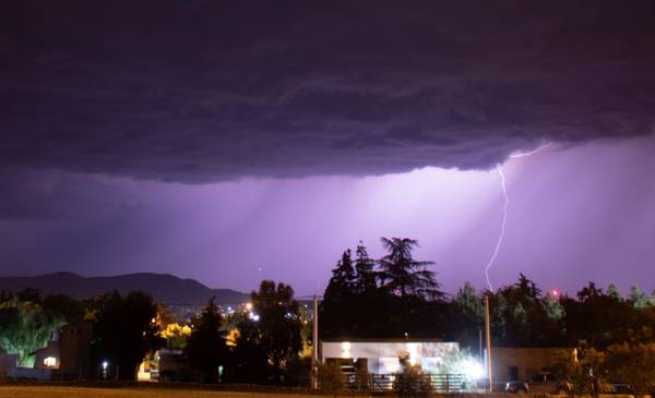 El municipio de Esquel inicia un plan de reparación tras el fuerte temporal de tormentas