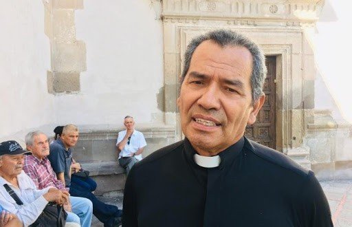 Los hechos de muerte nos cimbran y seguimos aletargados: padre Sánchez Prieto