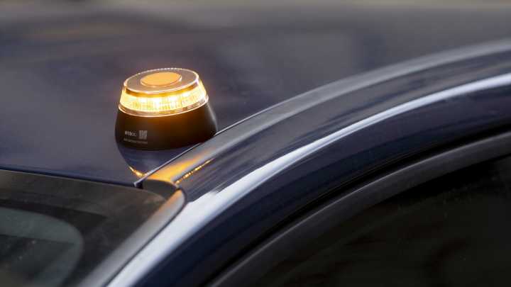 Vicente Herranz, experto en seguridad vial: “Con los triángulos tradicionales, el conductor tenía que salir del coche en carreteras peligrosas para colocarlos, lo que suponía un riesgo muy alto de atr