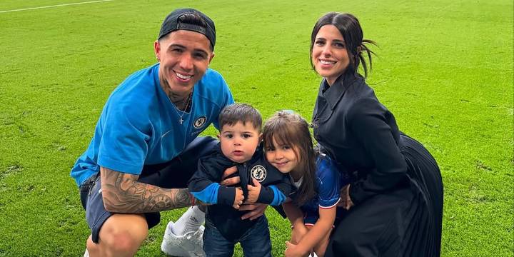 Navidad anticipada y fotos en familia: el nuevo comienzo de Valentina Cervantes en Inglaterra