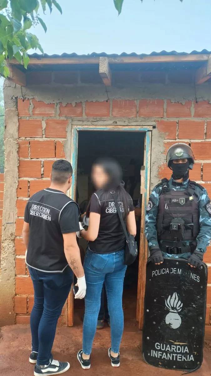 Capturan a 4 groomers que utilizaban identidades falsas para captar a menores