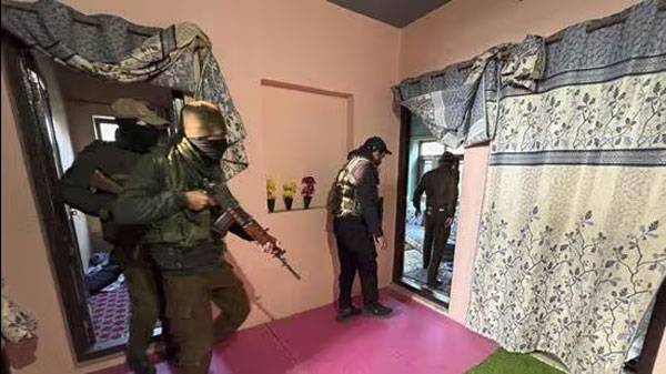 CIK exposes fresh nexus between JeM and banned women’s outfit in valley