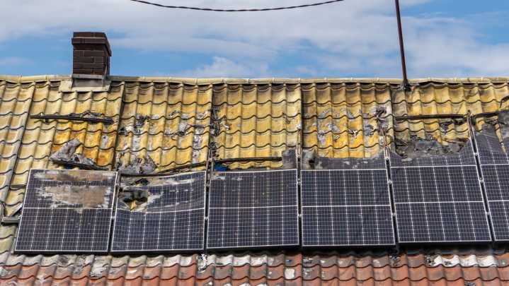 Are Your Solar Panels Reaching The End Of Their Life? How To Handle Them