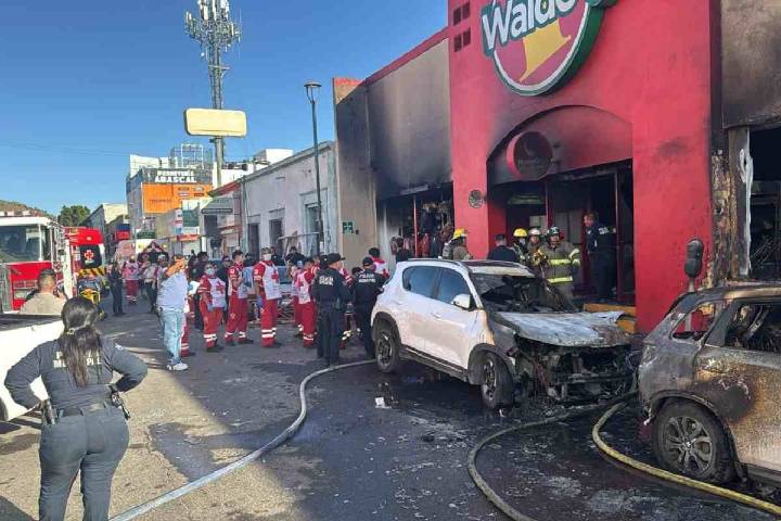 Gobernador de Sonora propone más recursos a Protección Civil tras incendio en Waldo’s de Hermosillo que dejó 24 muertos