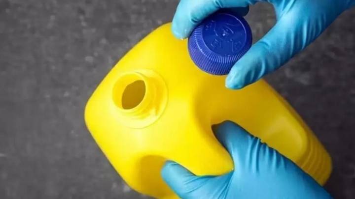 Anmat prohibió una marca de lavandina por riesgo para la salud