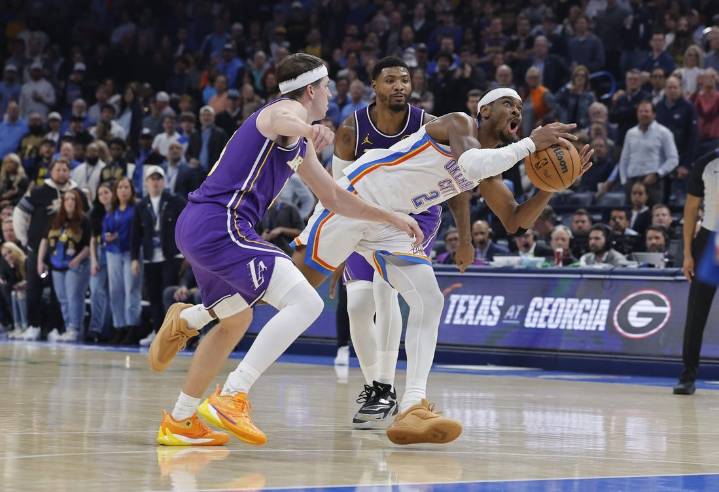 Deadspin | Shai Gilgeous-Alexander, Thunder get off to fast start in rout of Lakers