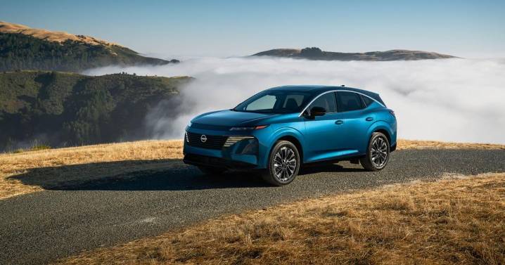 Review: Nissan will not sell its Ariya electric crossover during 2026, but with the sleek Murano crossover and affordable Leaf EV, you won't care