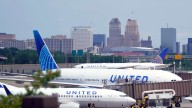United Airlines says 4% of its flights will be canceled this weekend