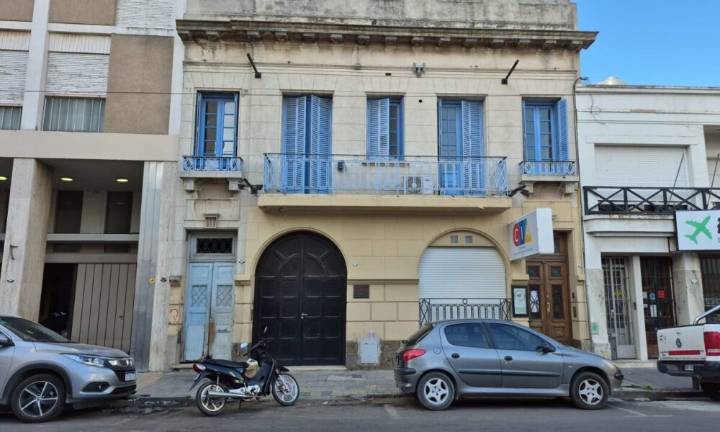 Fumaba en la cama y una colilla de cigarrillo generó un incendio