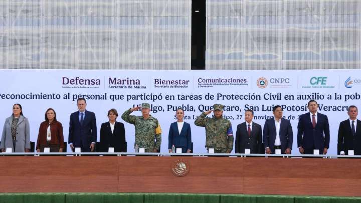 Sheinbaum reconoció a participantes del Plan DN-III-E y Plan Marina por lluvias torrenciales en...