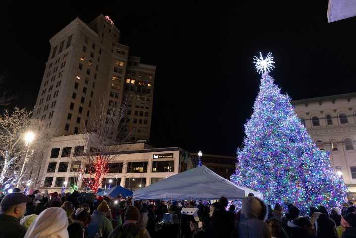 Christmas festivities begin in Grand Rapids with tree installation this week