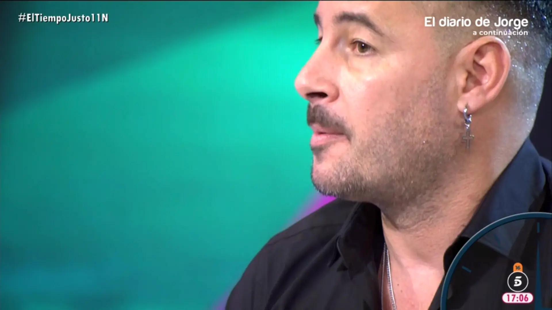 Lucas llama a Andy "tonto" y "vago" y él responde: "No voy a entrar en su juego"