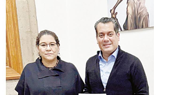 Entregan a Lenia Batres denuncia contra Cabeza de Vaca