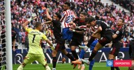 Sin Sánchez y con Suazo titular: Sevilla fue goleado en visita al Atlético de Madrid por La Liga