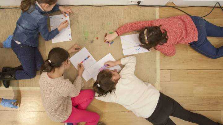 El Ayuntamiento de Barcelona avala una propuesta de Junts para crear 'casals' infantiles de Navidad en todos los distritos