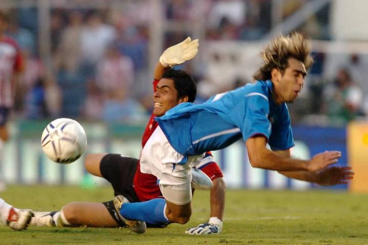 Chivas vs Cruz Azul: duelo vibrante en la Ida de Cuartos de Final del Apertura 2025