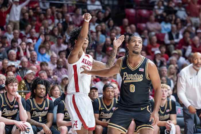 Braden Smith scores 29 and No. 2 Purdue tops No. 8 Alabama in season's first top