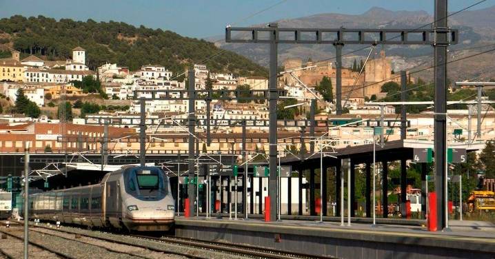 Dos meses de retraso más para adjudicar el contrato de la integración del tren en Granada