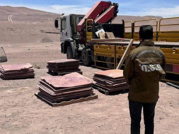Recuperan cobre robado, estaba enterrado en el desierto