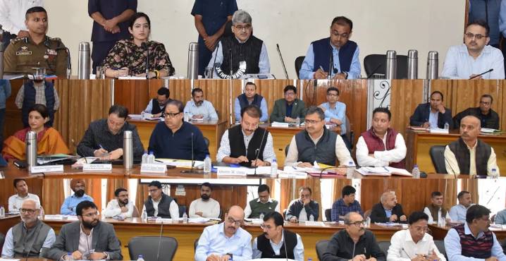 CS reviews implementation of key developmental initiatives, flagship schemes in Udhampur