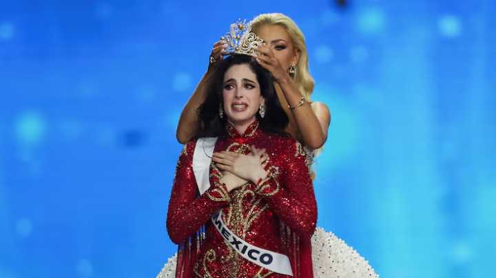 La mexicana Fátima Bosch se corona como la nueva Miss Universo 2025