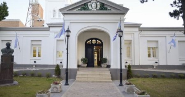 Personal de la administración pública no trabajará presencialmente, este lunes 17