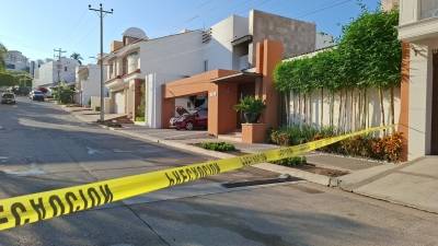 Balean e incendian vivienda en el fraccionamiento Colinas de San Miguel, Culiacán
