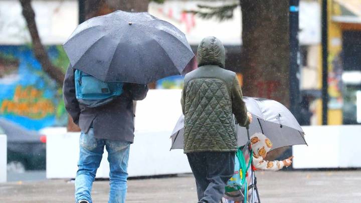Lluvias de hasta 8 mm por baja segregada: A esta hora comenzarían las precipitaciones y tormentas en Santiago
