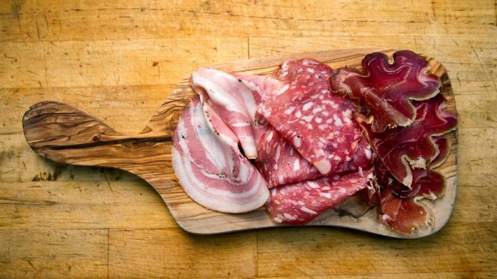 ¿Conviene limitar el consumo de embutidos aunque sean bajos en grasa o de pavo?