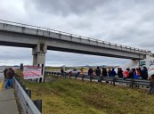 Bloquean campesinos el Arco Norte en demanda del pago de indemnización por tierras