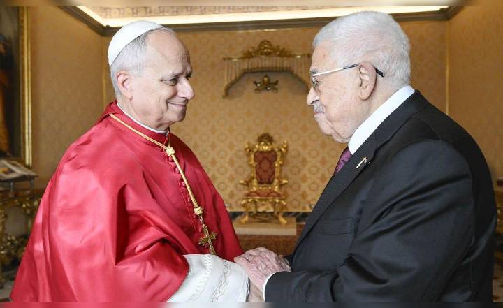 El papa León XIV se reúne con el presidente palestino Mahmud Abás y llama a proteger a los civiles en Gaza