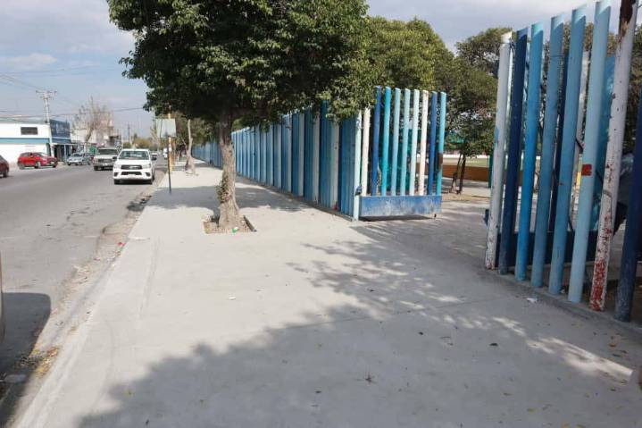 Saltillo: Rehabilitan banquetas en el parque Abraham Curbelo