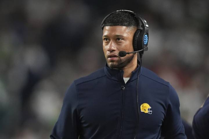 No. 10 Notre Dame hoping to keep playoff dreams alive by avoiding nightmare against Navy