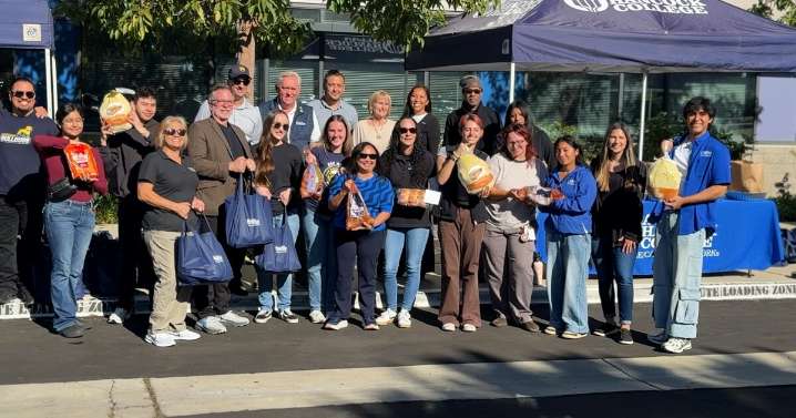 Allan Hancock College hosts annual Thanksgiving meal giveaway for students