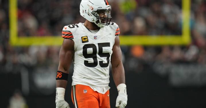NFL announces Browns DE Myles Garrett as AFC Defensive Player of the week