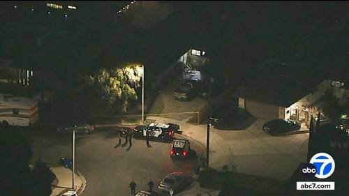 Detienen a sospechoso de acuchillar mortalmente a 2 hombres en casa de Chatsworth