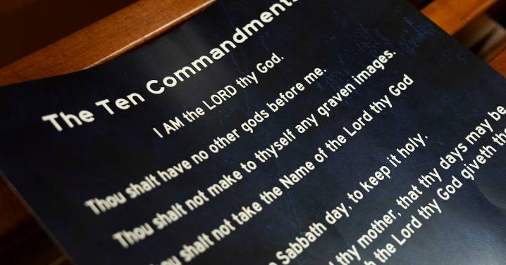 Texas judge blocks law requiring 10 commandments in schools