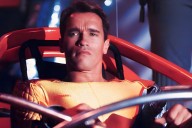 Hace casi 40 años, Schwarzenegger y Stephen King imaginaron el futuro en esta película de ciencia ficción, pero hoy sabemos en qué fallaron