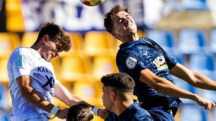El UCAM y el Yeclano se reparten los puntos en el derbi regional
