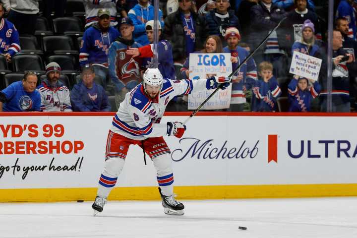 Avalanche win 7th straight; score 4 in third to vanquish Rangers - The Rink Live | Coverage of youth, junior, high school and college hockey