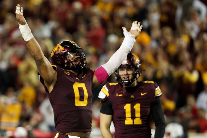 Can Oregon protect Dante Moore against Minnesota's elite pass rush?