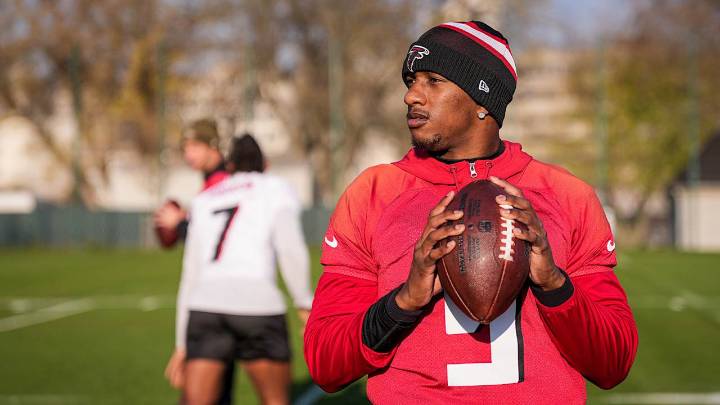 Falcons arrive in Berlin with urgency to win