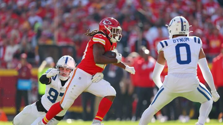 With Kareem Hunt TD, Chiefs down 20-17 to Colts in fourth quarter