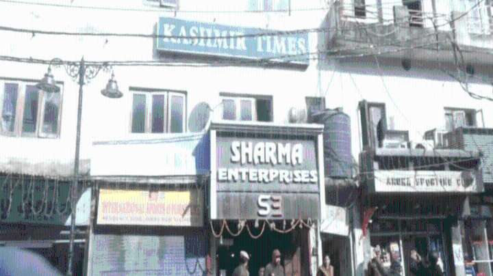 J&K Police raids Kashmir Times office in Jammu