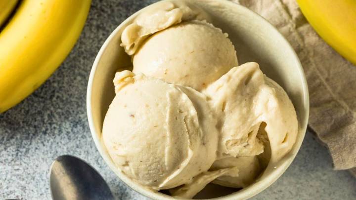 Cómo se hace el Helado de banana casero: la receta en la licuadora con 2 ingredientes y en minutos